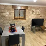 Sweet Apartment *