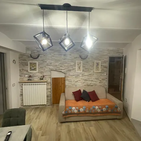 Sweet 아파트 폴리뇨